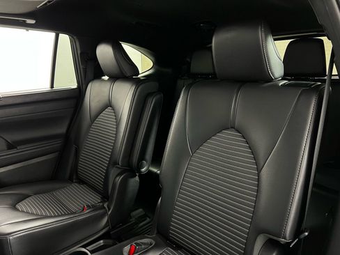 Certified 2021 Toyota Highlander XSE image 24