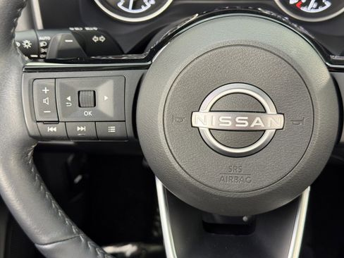 Used 2023 Nissan Rogue SL w/ SL Premium Package image 21