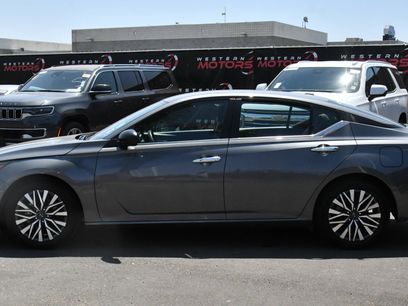 Used 2024 Nissan Altima 2.5 SV