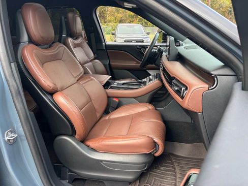 Used 2025 Lincoln Aviator Reserve w/ Equipment Group 201A image 25