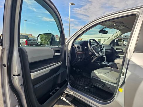Used 2016 Toyota Tundra Limited w/ Limited Premium Package AWD/4WD image 18