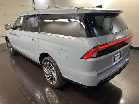 New 2026 Lincoln Navigator L Reserve image 4