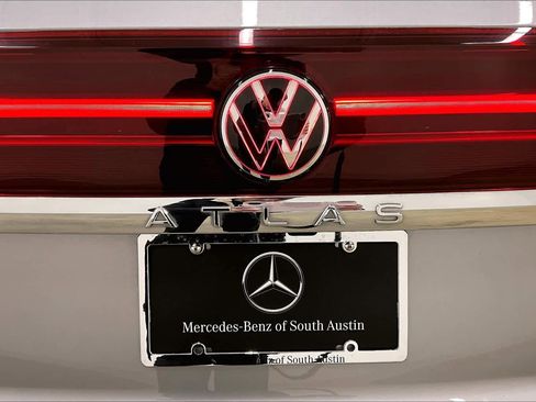 Used 2024 Volkswagen Atlas Cross Sport SE w/ Panoramic Sunroof Package image 31