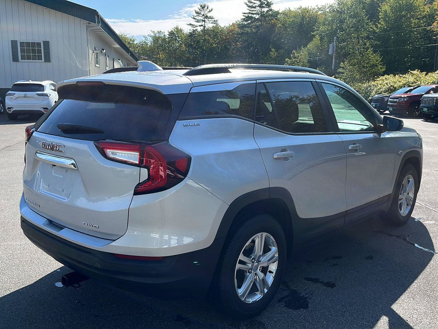 Certified 2022 GMC Terrain SLE w/ Driver Convenience Package AWD/4WD image 6
