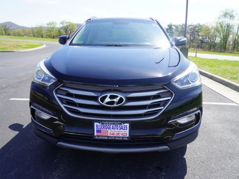 Used 2017 Hyundai Santa Fe Sport image 2