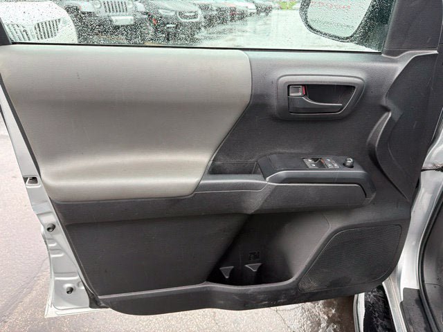 Used 2023 Toyota Tacoma SR RWD image 10