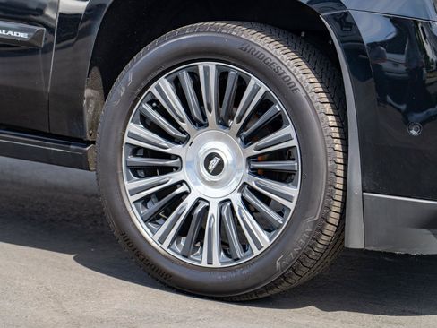 Used 2019 Cadillac Escalade Premium Luxury AWD/4WD image 31