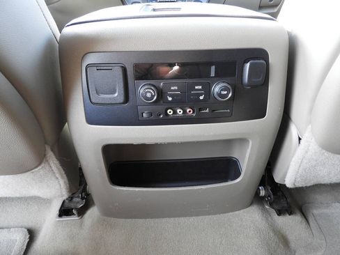 Used 2015 Chevrolet Suburban LT AWD/4WD image 24