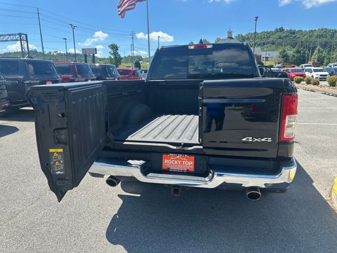 Used 2020 RAM 1500 Big Horn AWD/4WD image 23
