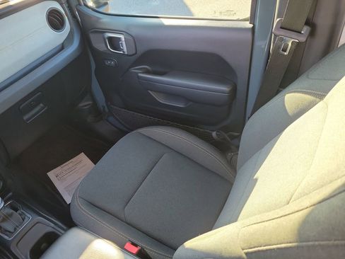 Used 2024 Jeep Wrangler Sport S image 18