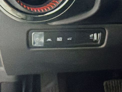 Used 2024 Chevrolet Equinox EV RS FWD image 16