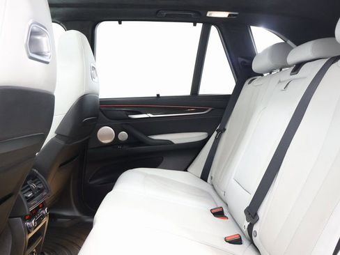 Used 2016 BMW X5 M image 27