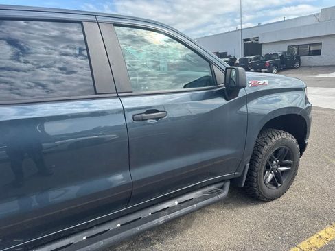 Used 2020 Chevrolet Silverado 1500 Custom Trail Boss w/ Custom Convenience Package AWD/4WD image 11
