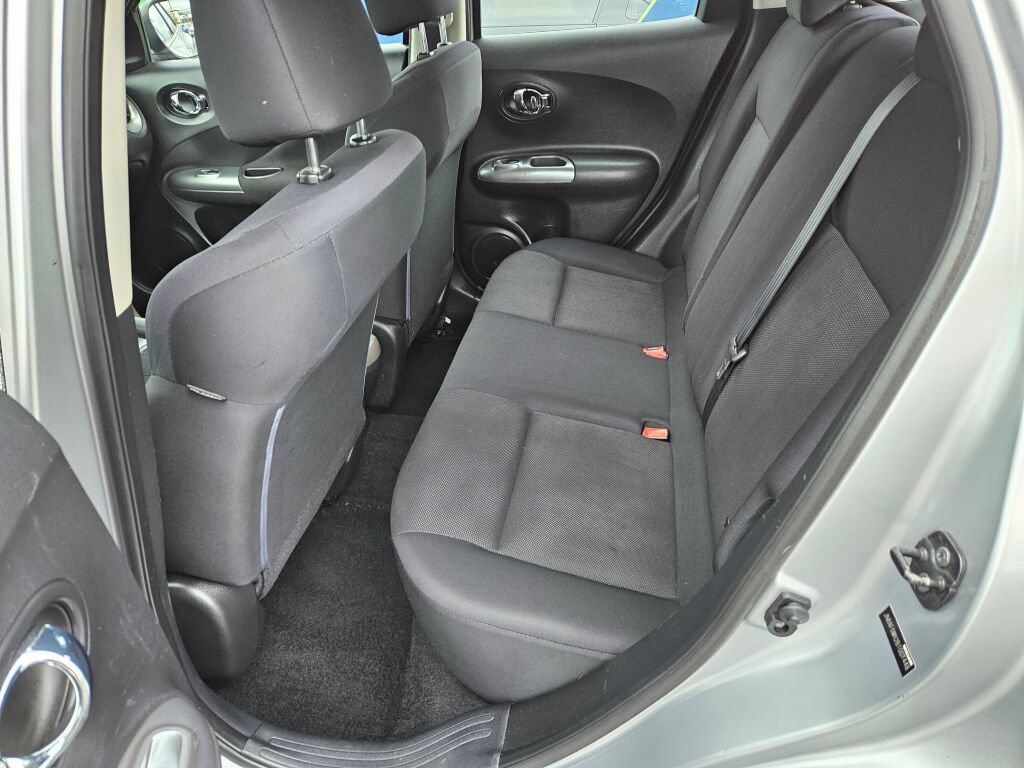 Used 2011 Nissan Juke S FWD image 11