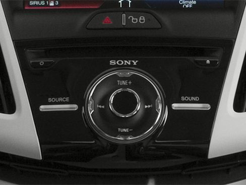 Used 2014 Ford Focus SE FWD image 9