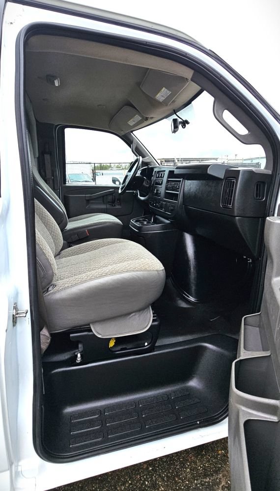 Used 2023 Chevrolet Express 3500 w/ Power Convenience Package RWD image 15