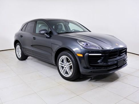 Certified 2026 Porsche Macan AWD/4WD image 24