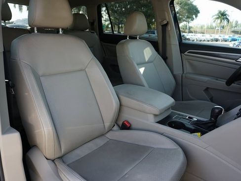 Used 2018 Volkswagen Atlas SE image 2