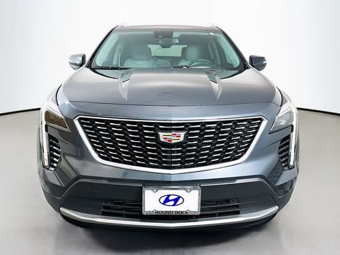 Used 2021 Cadillac XT4 Premium Luxury FWD image 2