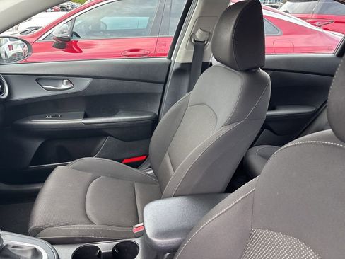 Certified 2019 Kia Forte LXS FWD image 7