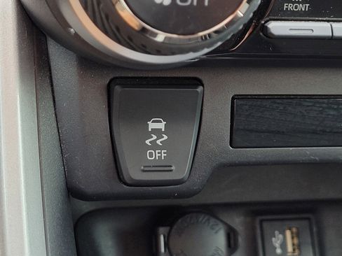 Used 2024 Toyota RAV4 XLE Premium image 21