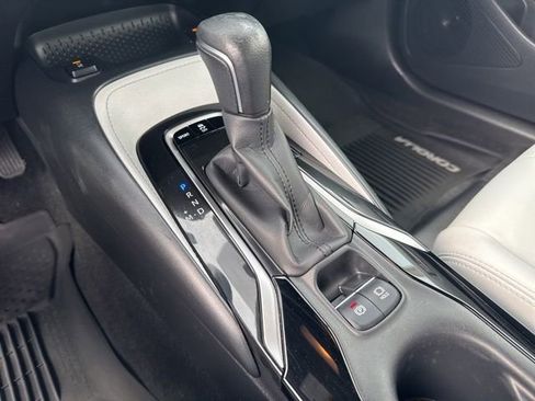 Used 2021 Toyota Corolla XSE FWD image 9