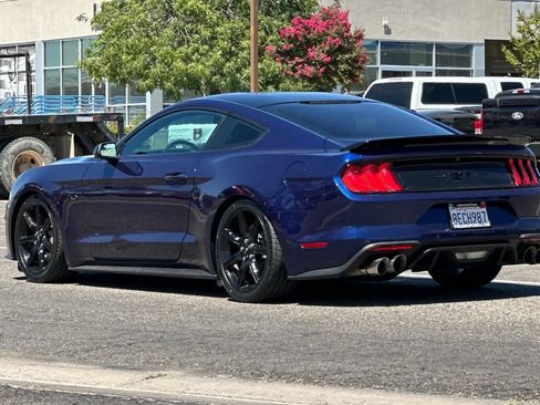 Used 2018 Ford Mustang GT w/ Black Accent Package RWD image 7