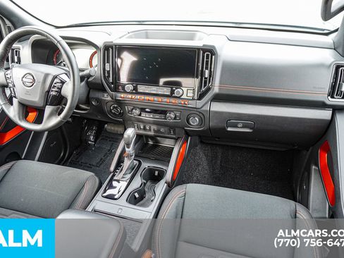 Used 2025 Nissan Frontier PRO-4X w/ Pro Convenience Package image 25