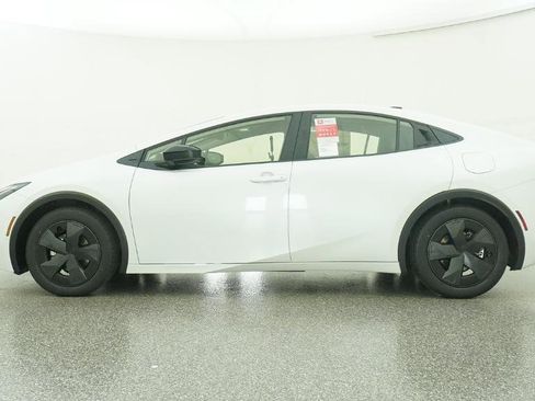 New 2026 Toyota Prius LE image 9