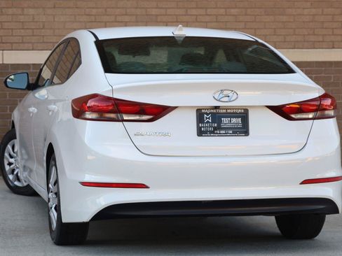 Used 2017 Hyundai Elantra SE FWD image 8