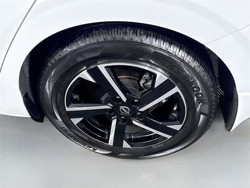 Certified 2025 Nissan Sentra SV w/ Lighting Package image 32