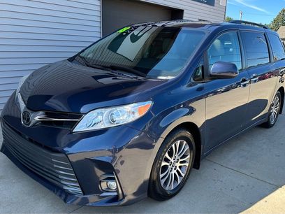 Used 2018 Toyota Sienna XLE