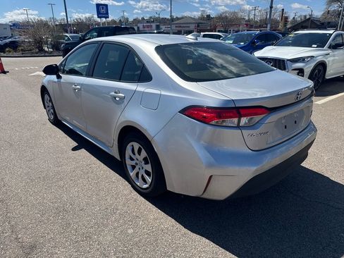Used 2025 Toyota Corolla LE AWD/4WD image 5