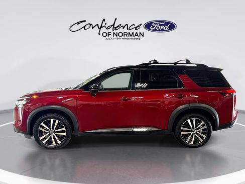 Used 2023 Nissan Pathfinder Platinum w/ Lighting Package (N92) AWD/4WD image 5