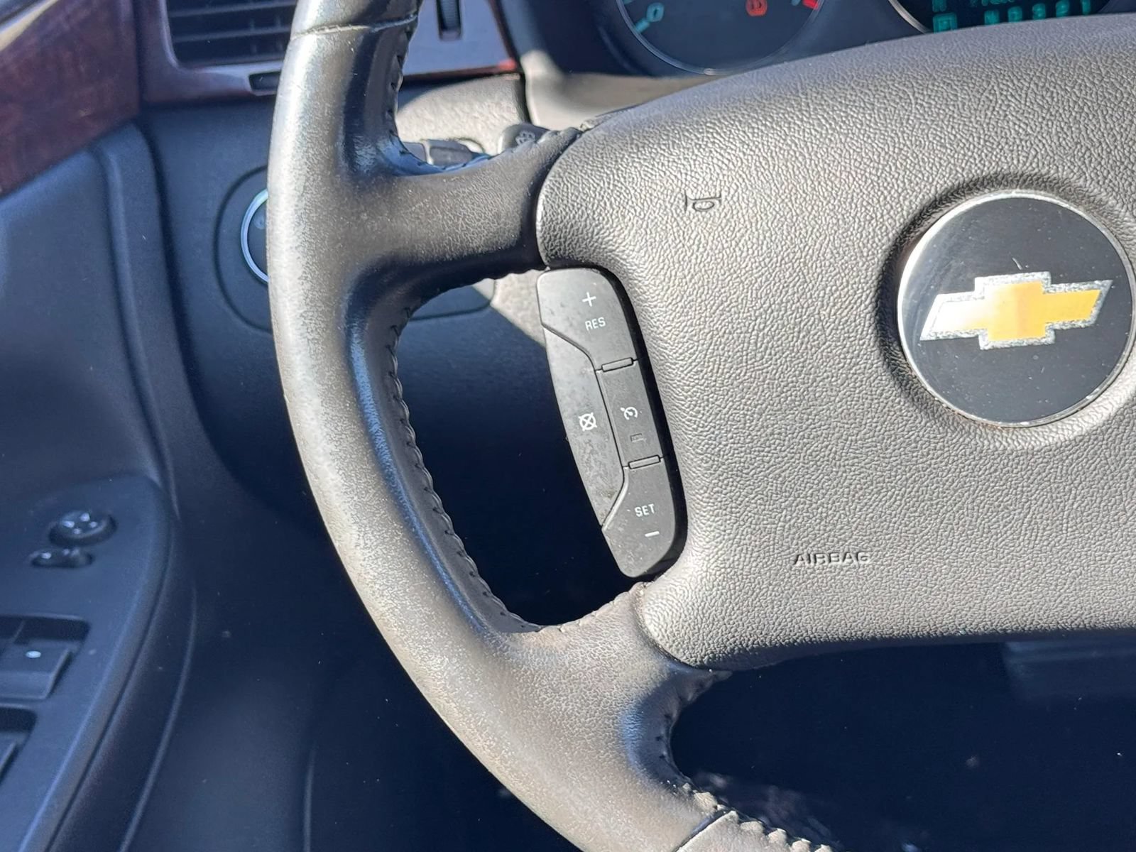Used 2010 Chevrolet Impala LT FWD image 26