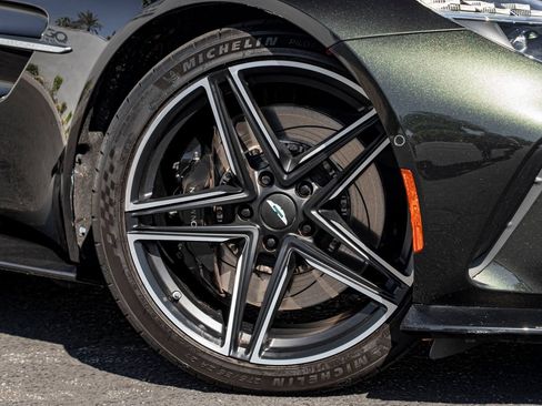 Used 2025 Aston Martin V8 Vantage Coupe RWD image 4