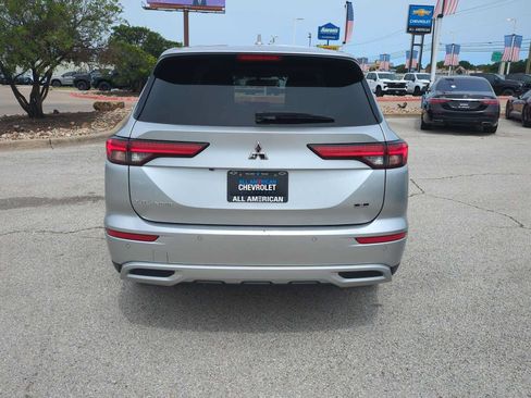 Used 2023 Mitsubishi Outlander SE FWD image 7
