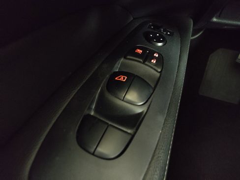 Used 2019 Nissan Pathfinder S image 27