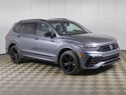 Used 2023 Volkswagen Tiguan SE R-Line AWD/4WD image 43