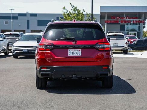 Used 2025 Honda Pilot Elite image 4