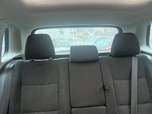 Used 2012 Volkswagen Tiguan S image 17