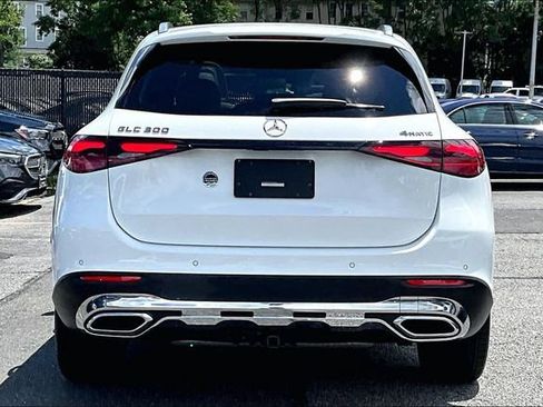 Used 2026 Mercedes-Benz GLC 300 4MATIC image 3
