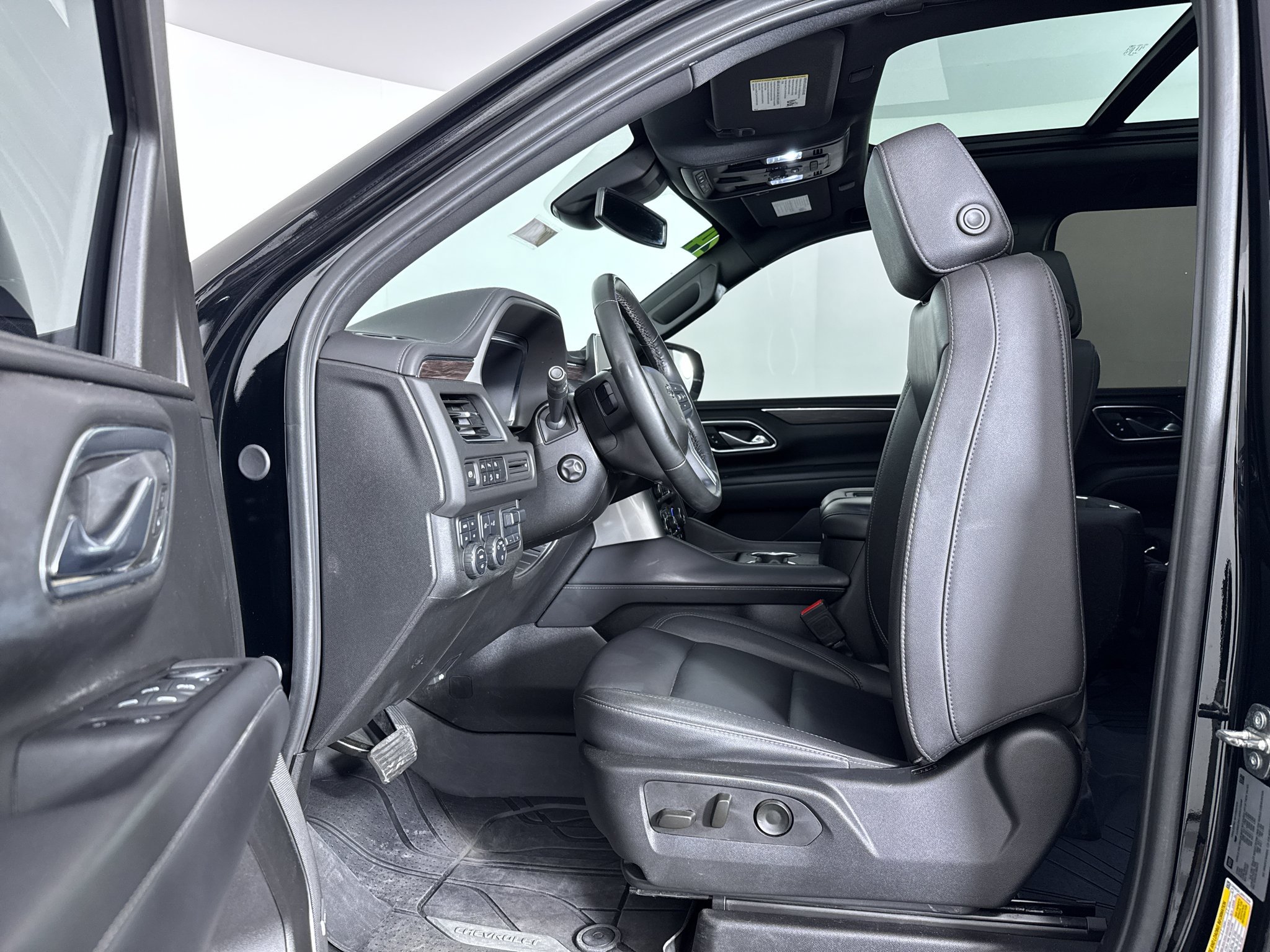 Used 2024 Chevrolet Suburban Z71 w/ Z71 Off-Road Package AWD/4WD image 4