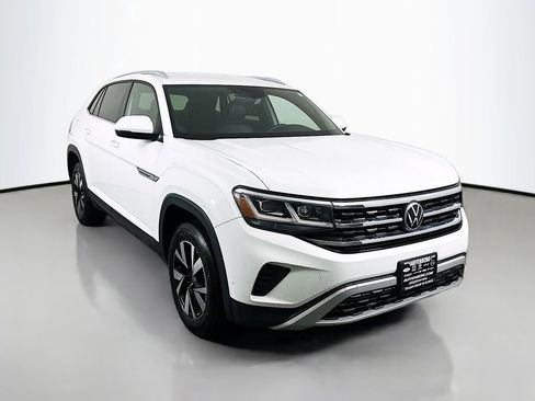Used 2021 Volkswagen Atlas Cross Sport SE image 1