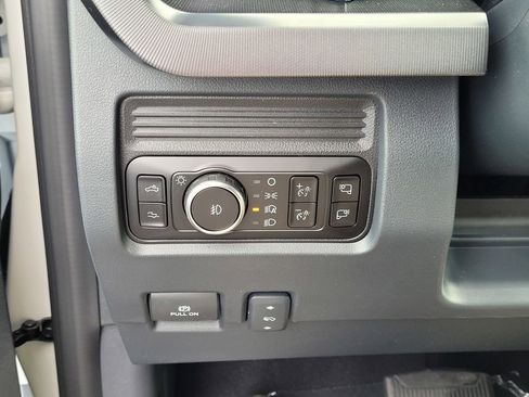 New 2026 Ford F250 Platinum w/ Tremor Off-Road Package image 36