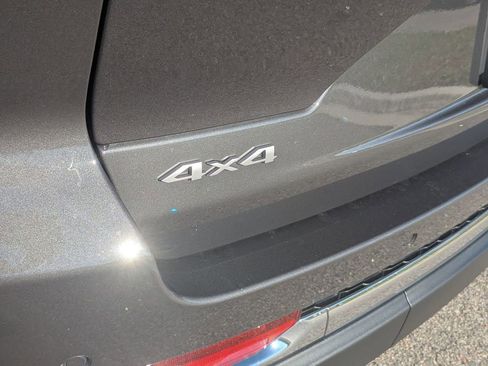 New 2025 Jeep Grand Cherokee Limited image 12