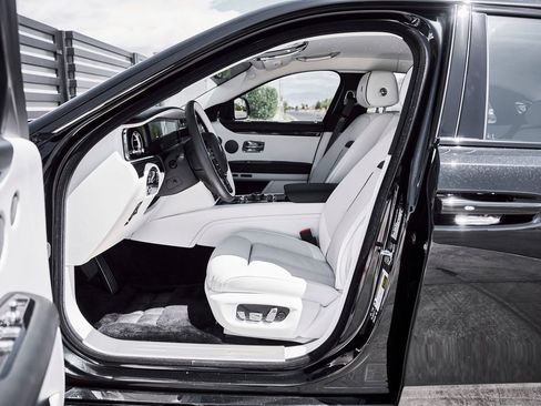 Used 2026 Rolls-Royce Ghost AWD/4WD image 33