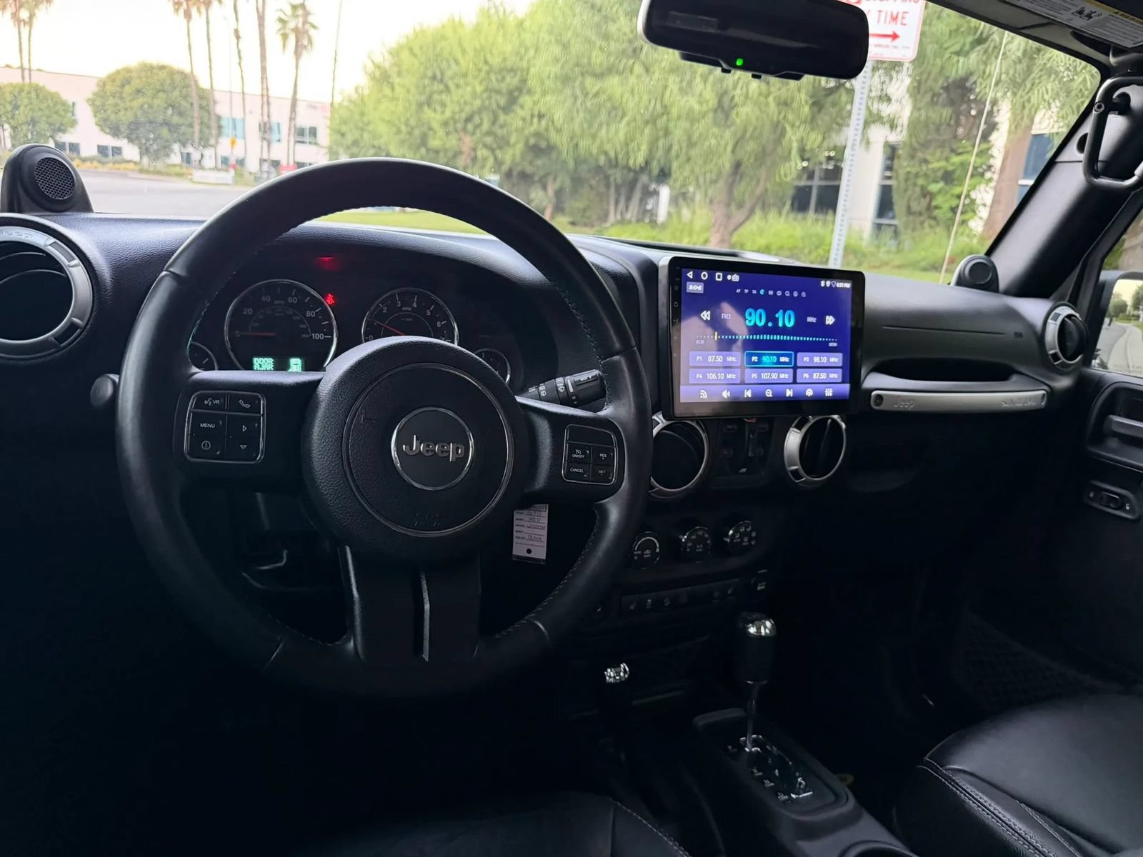 Used 2014 Jeep Wrangler Unlimited Sahara w/ Connectivity Group AWD/4WD image 19