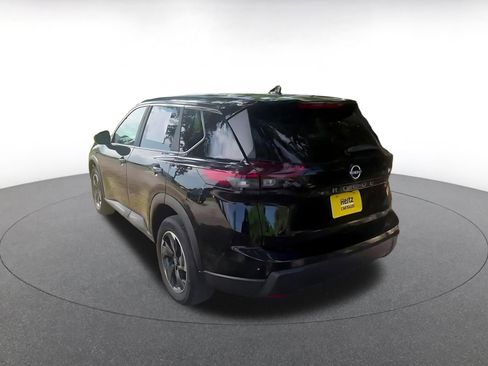 Used 2025 Nissan Rogue SV FWD image 11