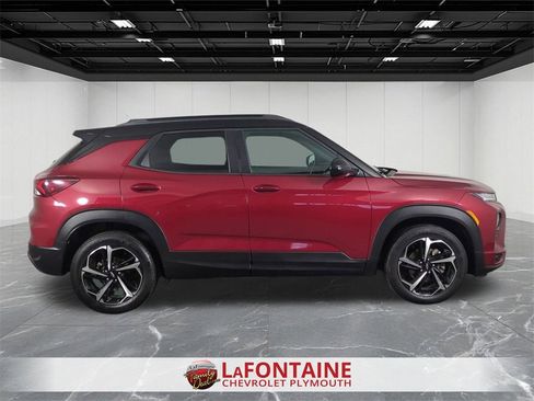 Certified 2021 Chevrolet TrailBlazer RS w/ Sun and Liftgate Package image 9